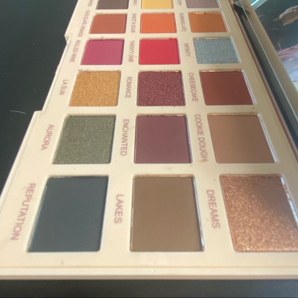 Makeup Revolution Soph X Extra Spice Eyeshadow Palette 